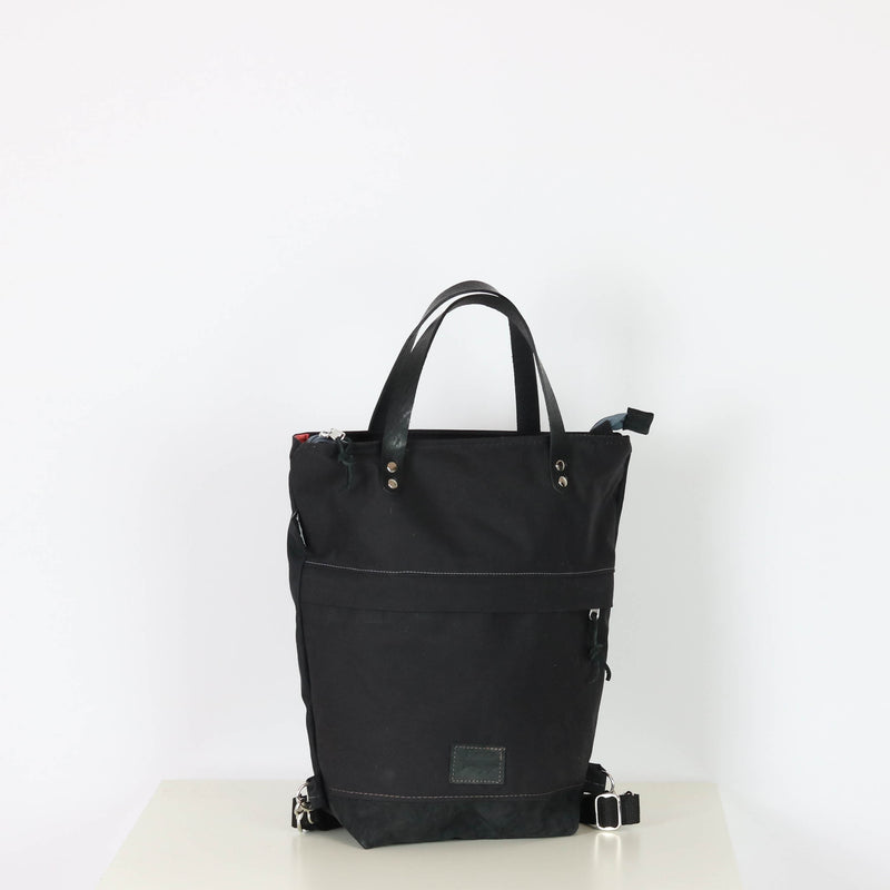 Rucksack Tasche "Oskar"  • Shopper mit Rucksack Funktion  • Schwarz  • 2in1 Convertible Tote Bag