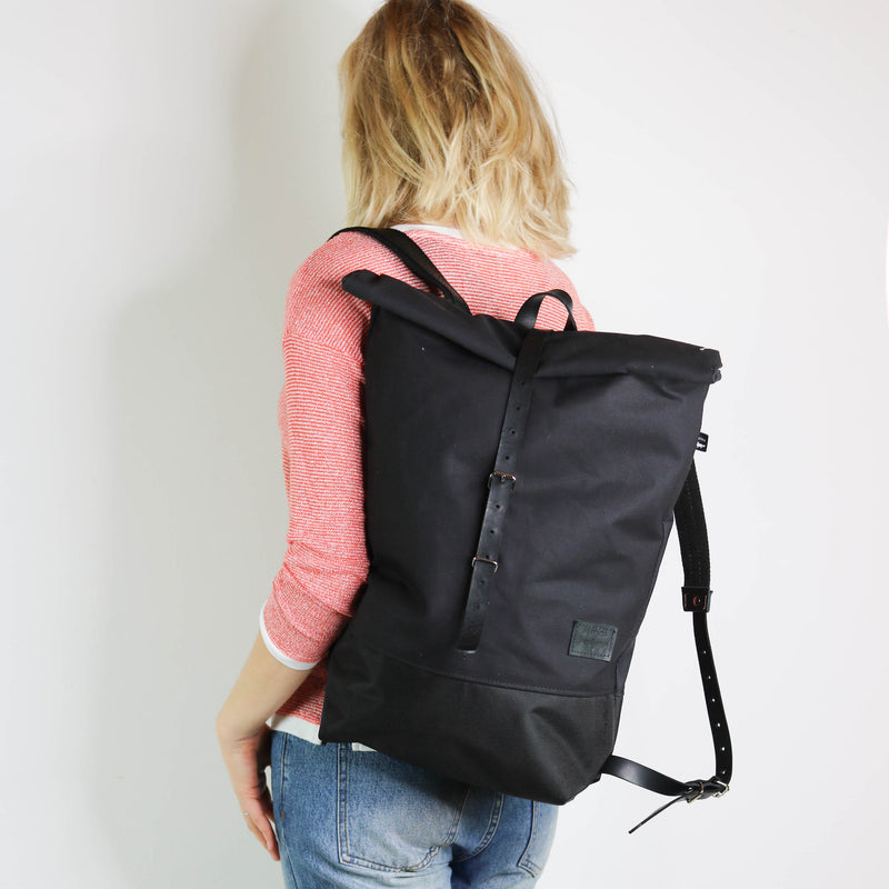 Rucksack Roll Top "Oskar" • Schwarz • Canvas