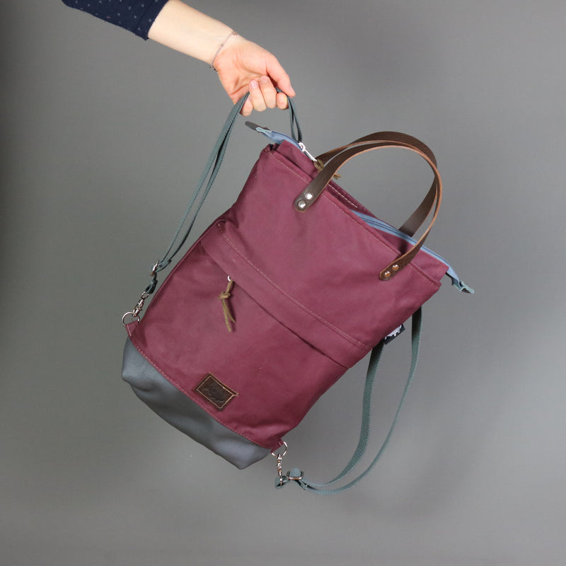 Rucksack Tasche "Leefke"  • Shopper mit Rucksack Funktion  • Weinrot Bio Baumwolle • 2in1 Convertible Tote Bag