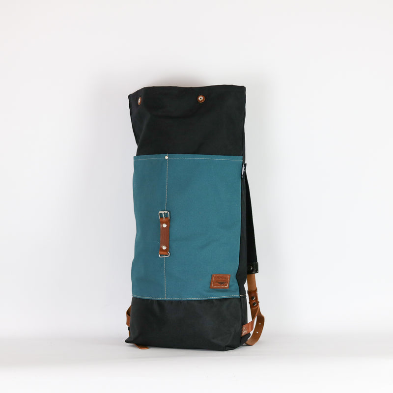 Rucksack Roll Top "Bruno" • Petrol Schwarz•