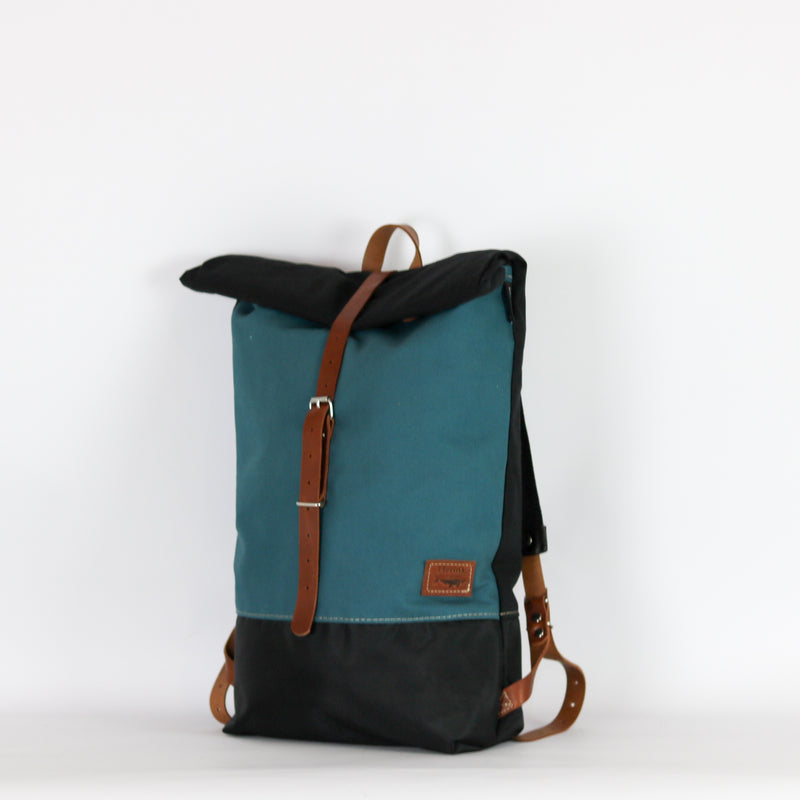 Rucksack Roll Top "Bruno" • Petrol Schwarz•