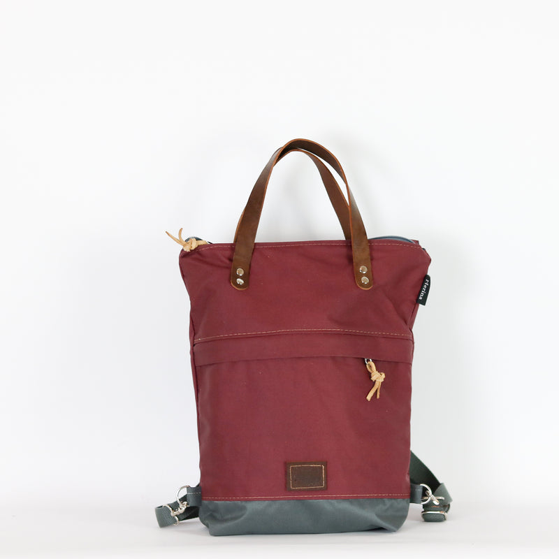 Rucksack Tasche "Leefke"  • Shopper mit Rucksack Funktion  • Weinrot Bio Baumwolle • 2in1 Convertible Tote Bag