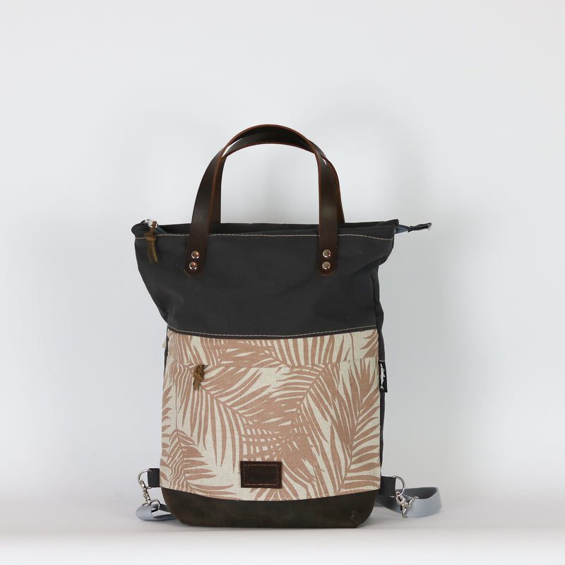 Rucksack Tasche "Anouk"  • Shopper mit Rucksack Funktion  • Anthrazit Palmen • 2in1 Convertible Tote Bag