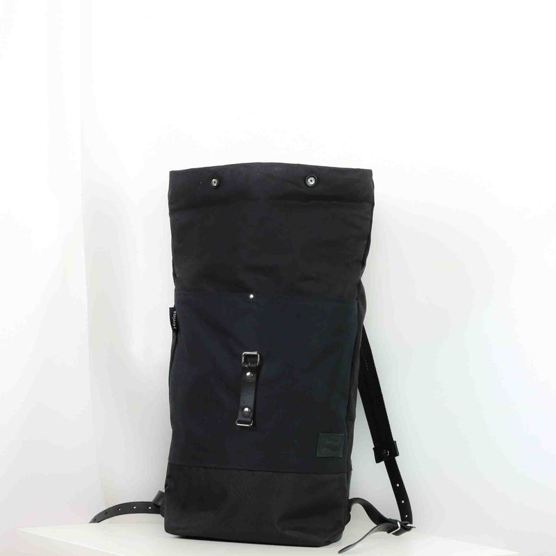 Rucksack Roll Top "Oskar" • Schwarz • Canvas